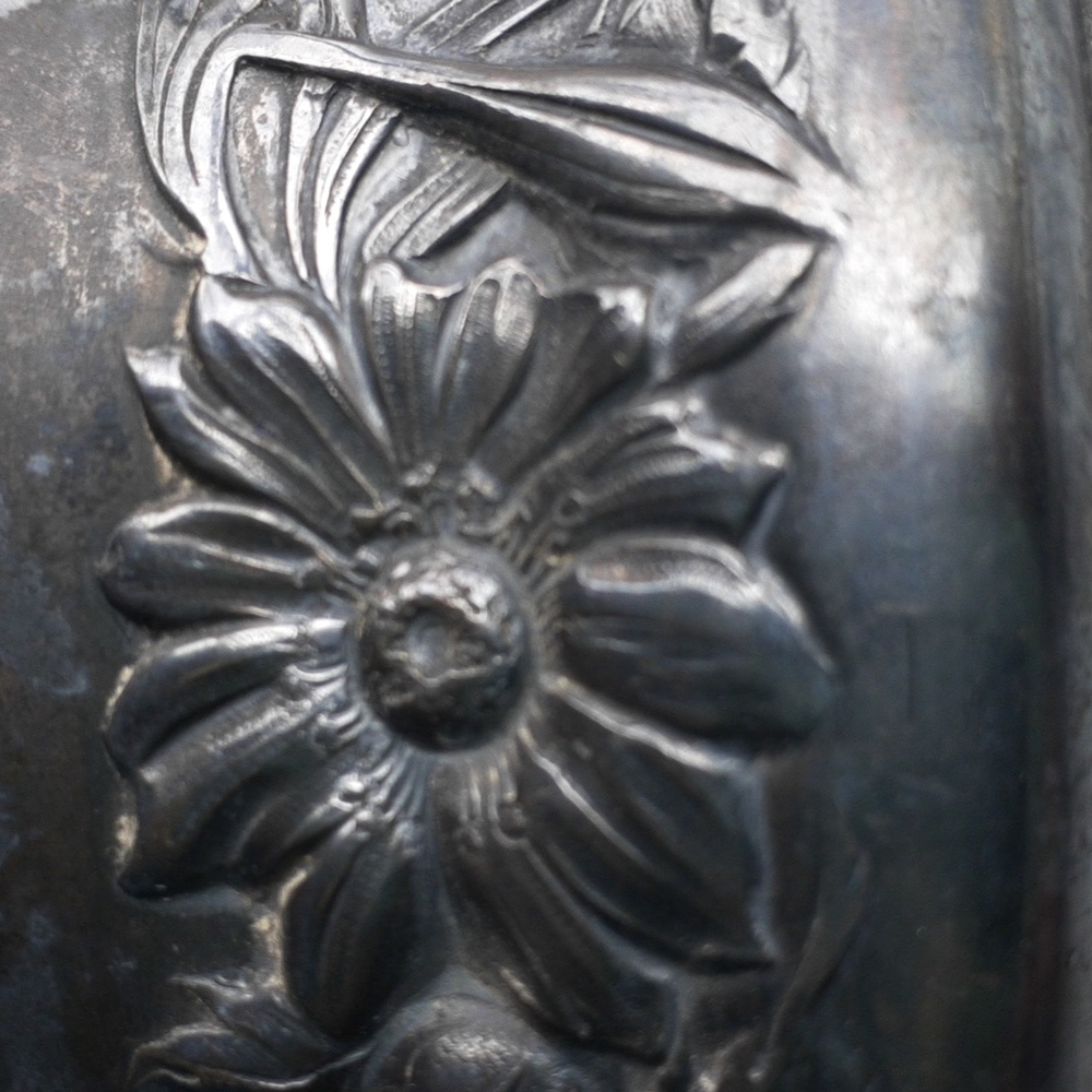 Victorian Silver-Plated Repousse Jewelry Cask/Box - Picture 6 of 10